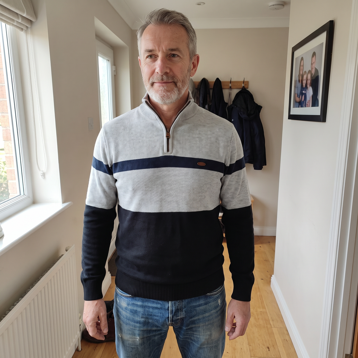 Zweifarbiger Baumwollpullover mit Reißverschluss